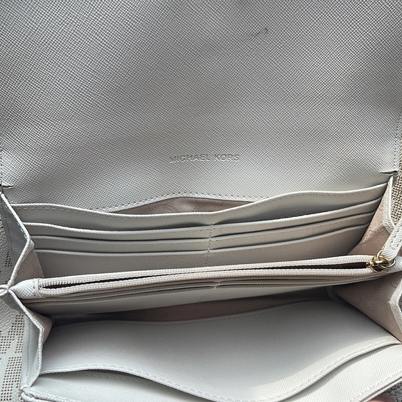 Michael Kors Purse with Matching Wallet🥰🥰 - Picture 8 of 8